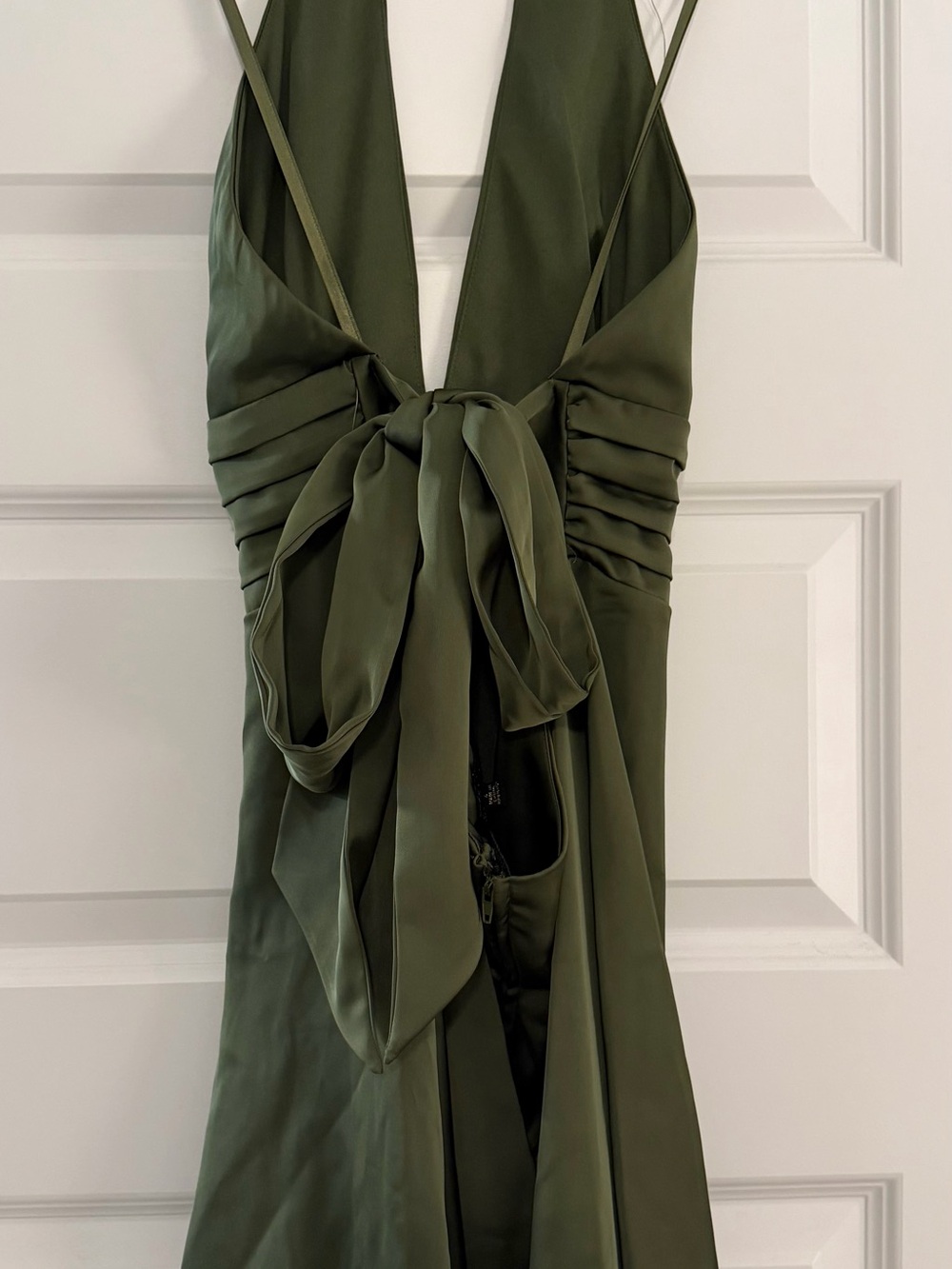 Olive Halter V-Neck Satin Mini Dress - L - Picture 4 of 9
